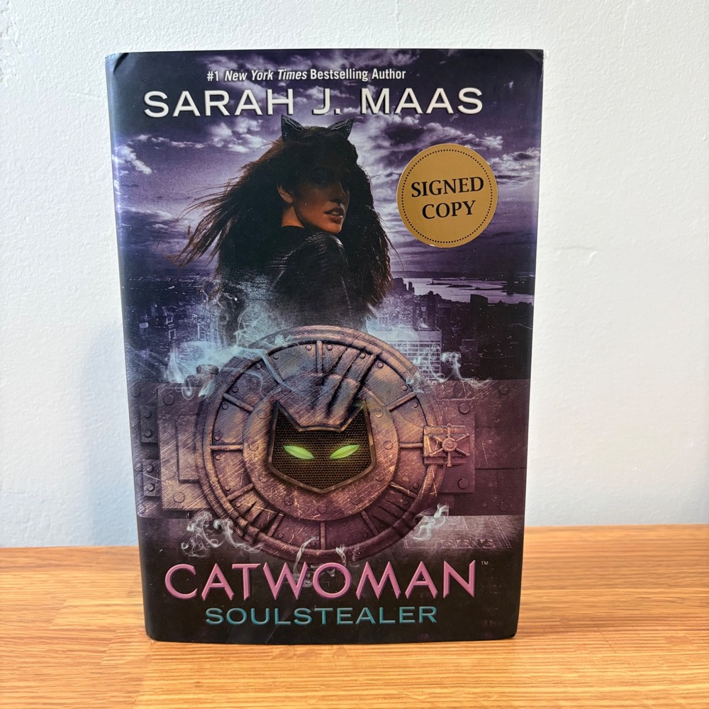 Catwoman Soulstealer Sarah J Maas 1st Edition Hardcover SIGNED Copy with Poster